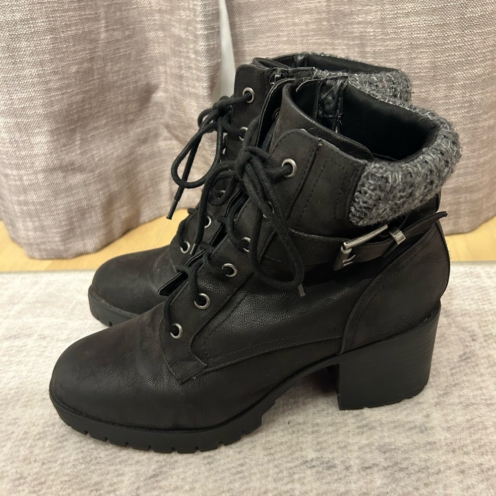 Stylish Black Lace-Up Boots with Gray Cuff
